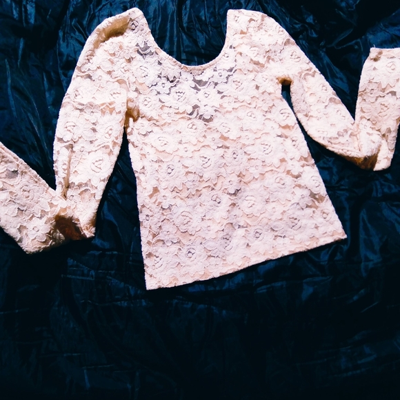 Lace shirt - Picture 2 of 3